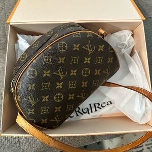Louis Vuitton Vintage Monogram Blois Bag